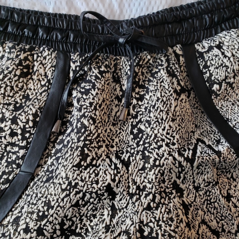 VERY GOOD CONDITION VERY J SHORTS SIZE M - Picture 3 of 5
